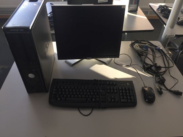 450843-1 Dell Computer & Dell Display