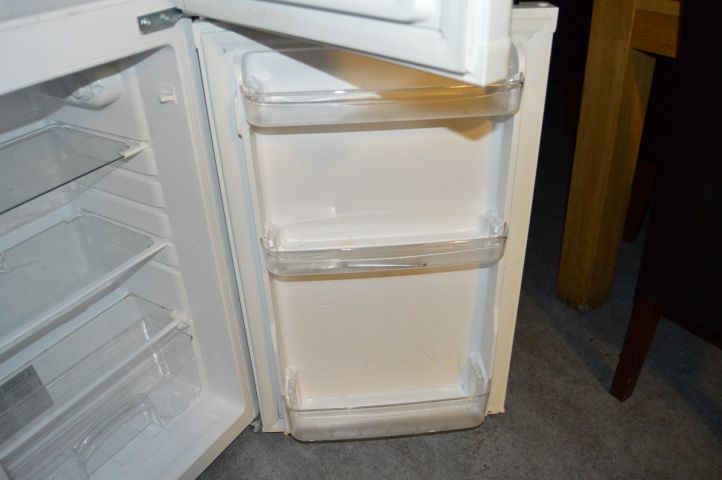 419283-5 Matsui fridge / freezer M50TW12E