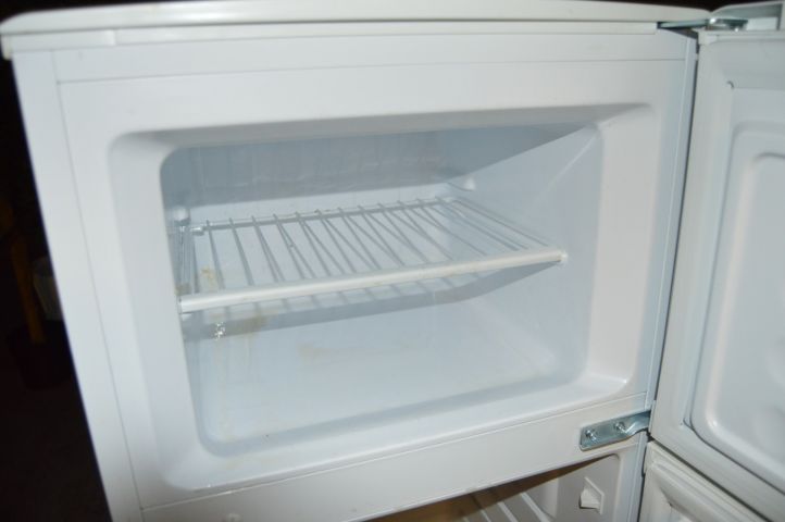 419284-3 Matsui fridge / freezer M50TW12E