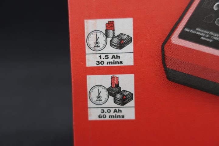 451438-3 Battery Charger Milwaukee M12-18C