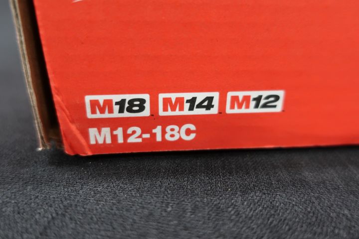 451438-4 Battery Charger Milwaukee M12-18C