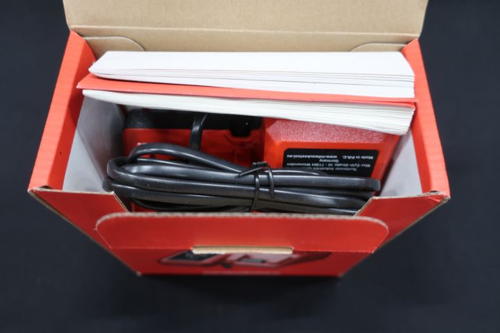 451438-6 Battery Charger Milwaukee M12-18C