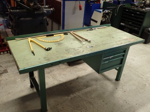 399974-1 Workbench with accessories