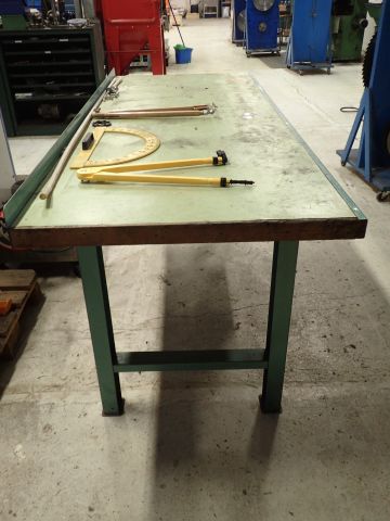 399974-2 Workbench with accessories