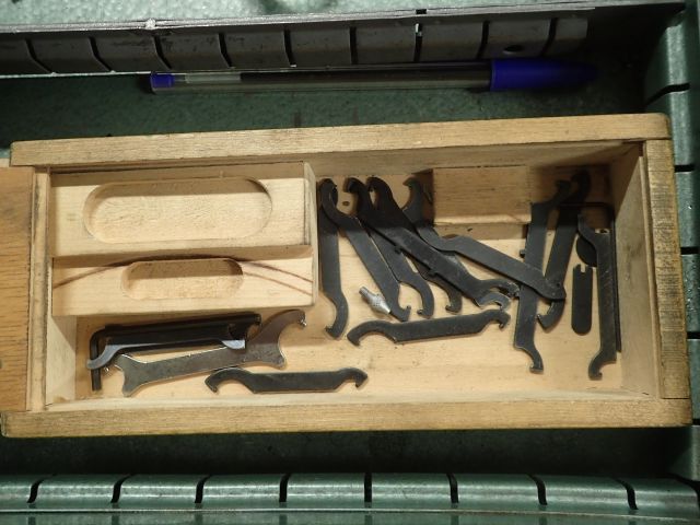 399974-15 Workbench with accessories