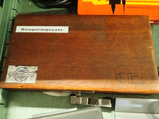 399974-18 Workbench with accessories