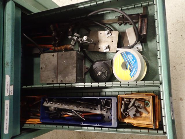 399974-21 Workbench with accessories