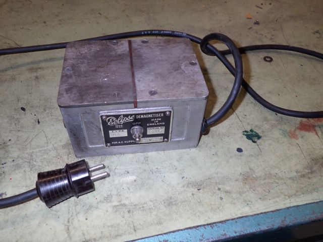 399974-26 Workbench with accessories