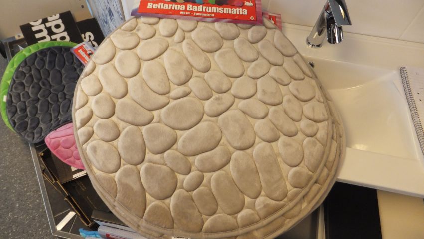 404275-8 12 bath mats round