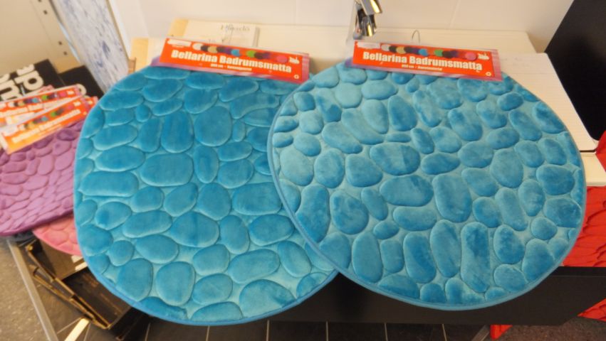 404275-11 12 bath mats round