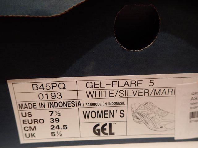 404169-6 Big party with shoes Asics