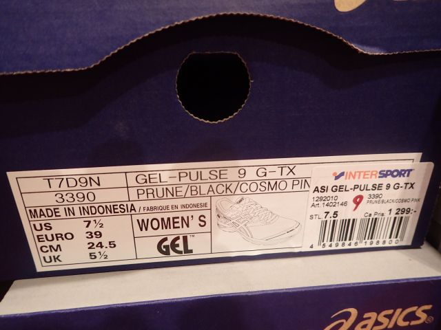 404169-11 Big party with shoes Asics