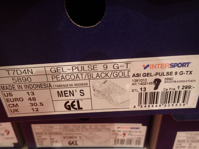 404169-14 Big party with shoes Asics