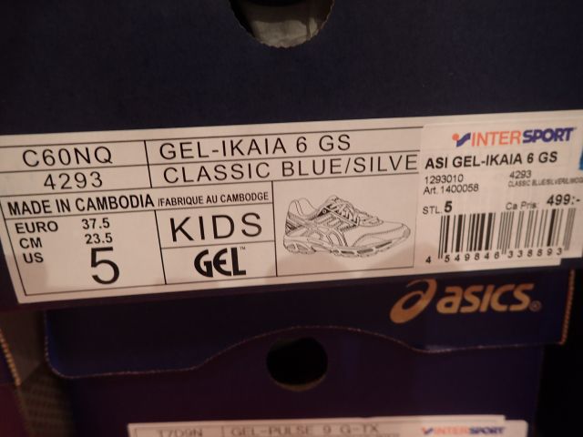 404169-15 Big party with shoes Asics