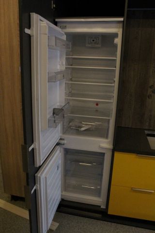 451736-2 Kombiskåp kyl/frys för inbyggnad Whirlpool ART 6610/A++