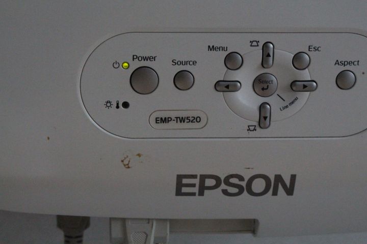 451744-4 Projektor med duk Epson EMP-TW520