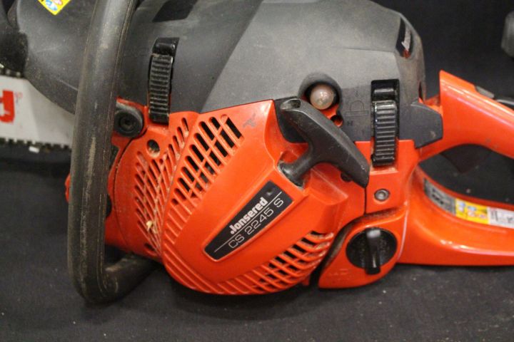 448095-4 Chainsaw Jonsered, ink helmet