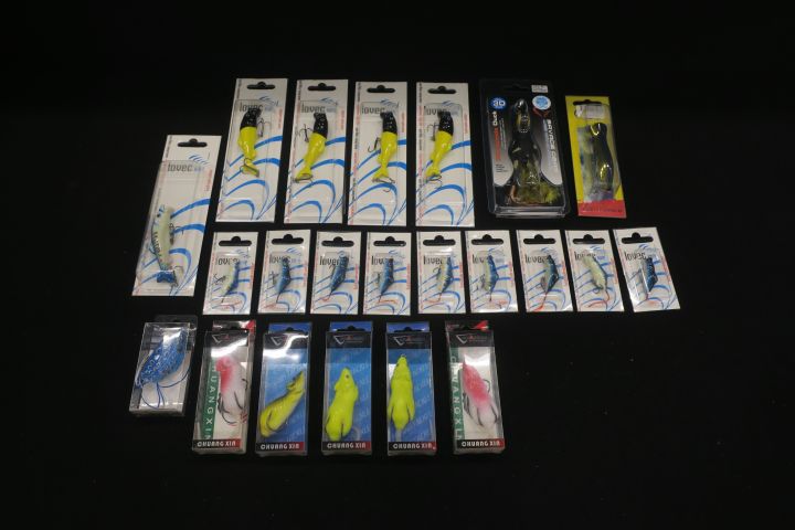 452350-1 Assortment of fishing tackle type poppers mm
