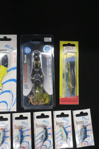 452350-4 Assortment of fishing tackle type poppers mm