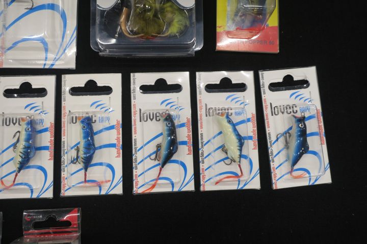 452350-5 Assortment of fishing tackle type poppers mm