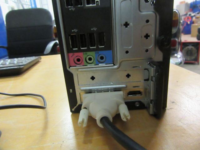 414671-7 Computer package # 5, Acer Veriton X2610G and 24 inch screen