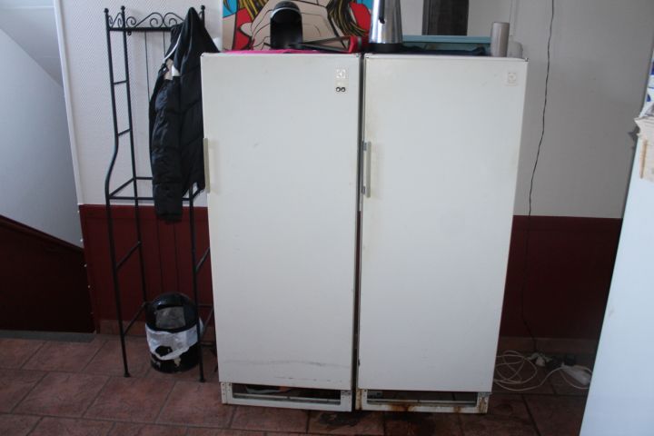 411979-7 Party with restaurant furniture