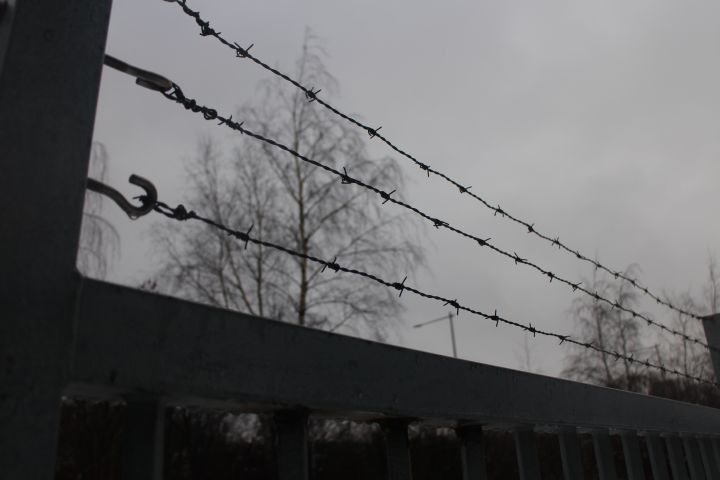 454097-7 Industrial gate with side door