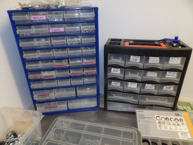 414692-2 Larger portion of screw, nuts, washers, etc.