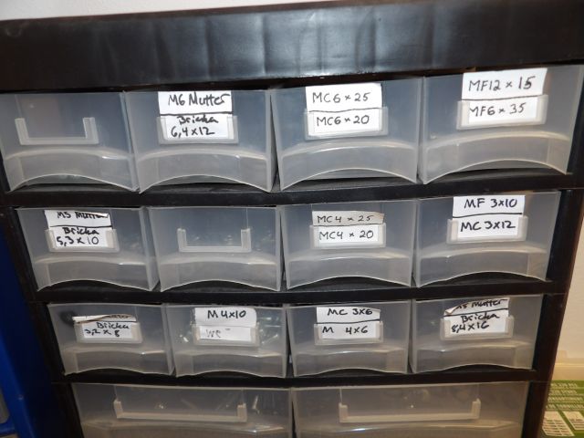 414692-4 Larger portion of screw, nuts, washers, etc.