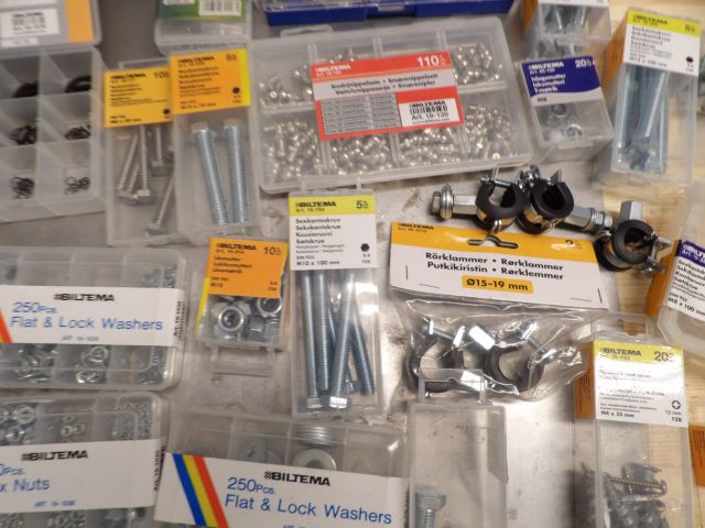 414692-9 Larger portion of screw, nuts, washers, etc.