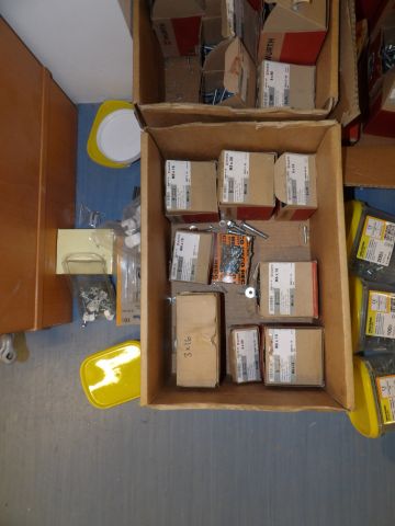 414692-13 Larger portion of screw, nuts, washers, etc.