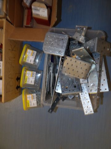 414692-19 Larger portion of screw, nuts, washers, etc.