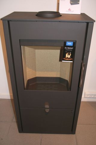 456042-2 Nord 1 by Jydepejsen. Unused wood stove. Factory Warranty. Free shipping in Denmark