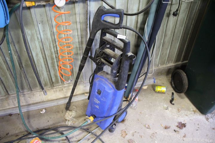 456688-1 Högtryckstvätt Alto Nilfisk C120.1 och tryckluftsslangvinda Orion