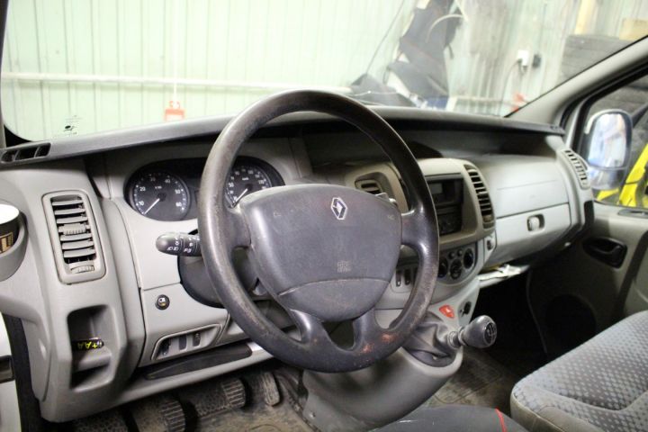 456691-9 Renault Trafic 2.5 DCI FAP kombi -2010 (146HK, 15500mil, 6-sits)