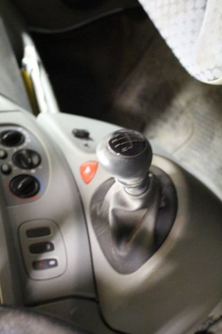 456691-10 Renault Trafic 2.5 DCI FAP kombi -2010 (146HK, 15500mil, 6-sits)