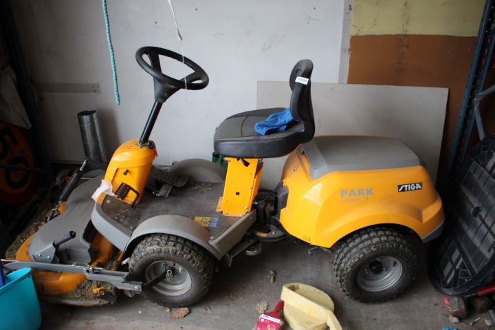 456720-1 Åkgräsklippare Stiga Park Compact 14