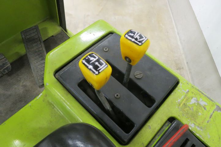 401520-11 Forklift Clark