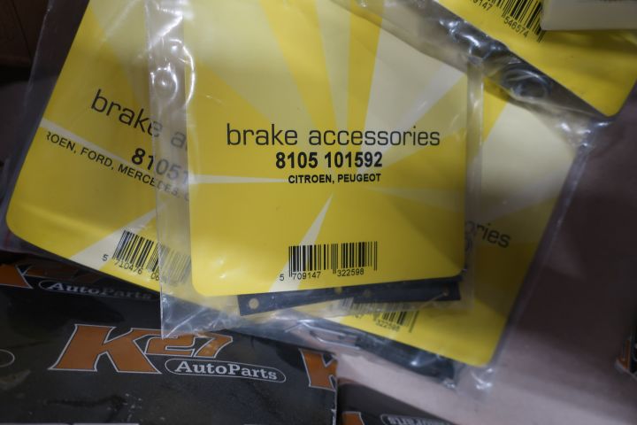 458768-23 Reservdelssortiment med bromskomponenter