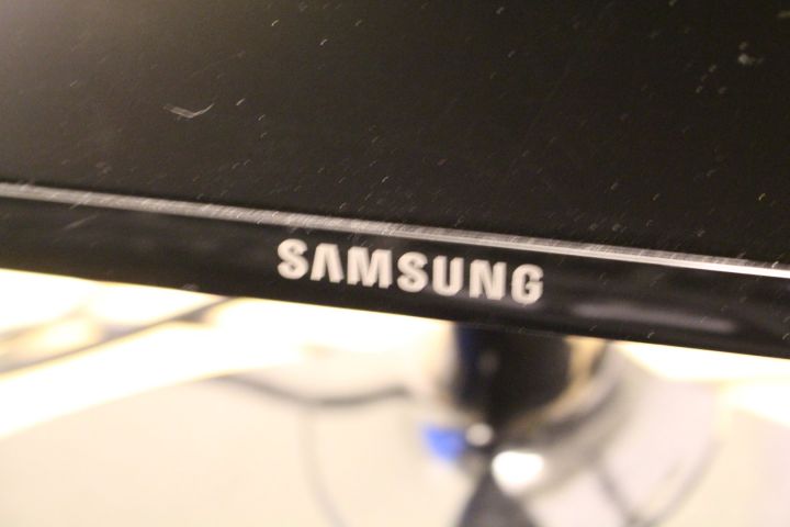 456299-2 Display from Samsung