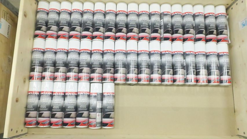 441352-1 About 40 st Selaclean Glass Cleaner