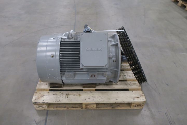 459401-1 Electric Motor Siemens D-91056 (90 kW)