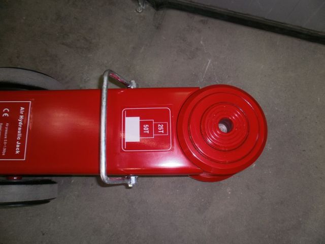 460191-3 Red Tool - Pneumatic Jack 50 Ton & 2 pcs Jack stands 15 Ton - New