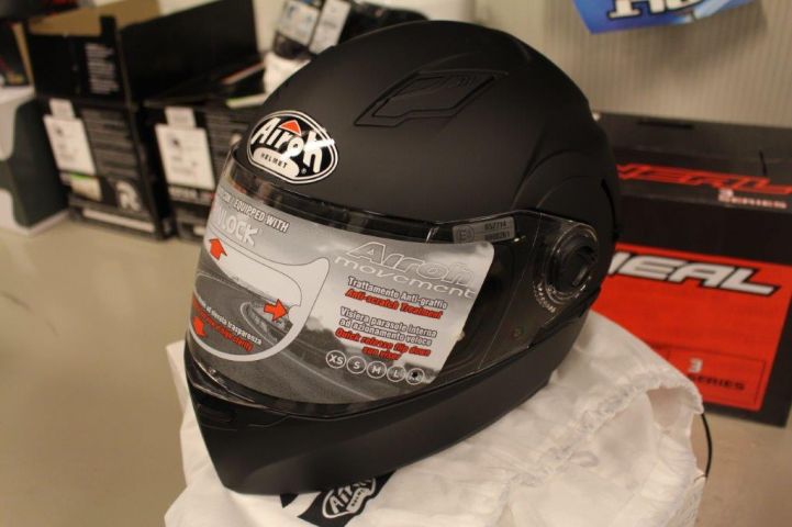 453973-1 MC-Helmet Airoh Movement Black Matt Strl: XS