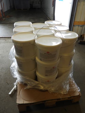 460273-1 3 Buckets White wall paint inlay.