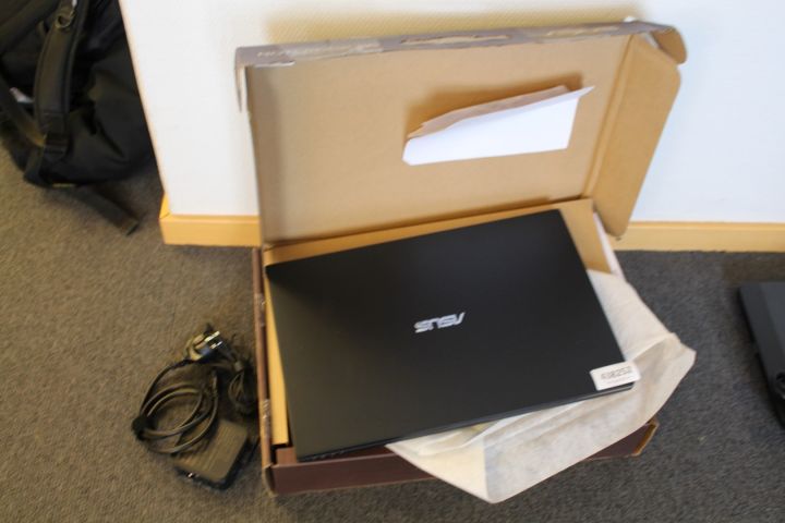 438252-9 Bärbar dator Asus AsusPro B551L