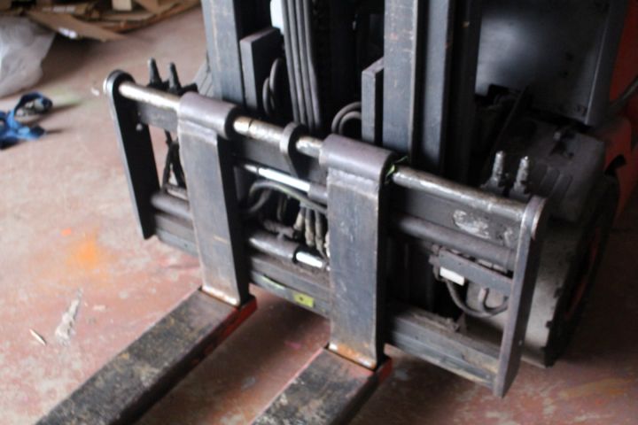 456325-4 Counterbalance Linde, 3 Ton, -95, Long Forks (10186.1 H)