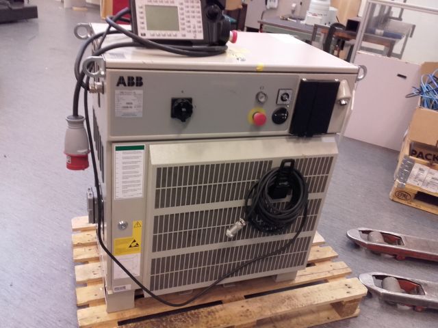 365323-8 Robot ABB 4400