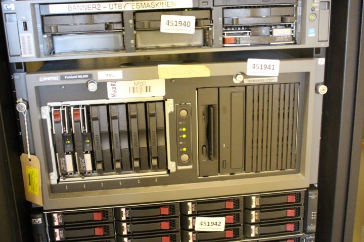 451941-1 Racksserver Compaq ProLiant ML350 G2