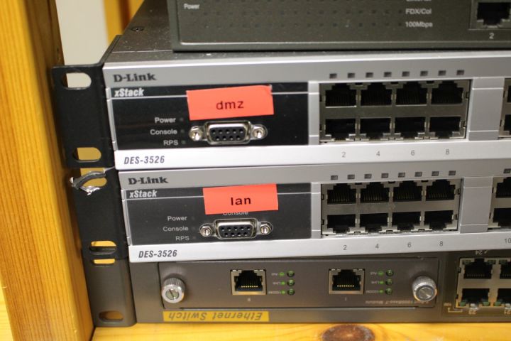 451965-4 Nätverksswitchar m.m. 12 enheter (D-Link, HP, ZyXEL, Cybex)